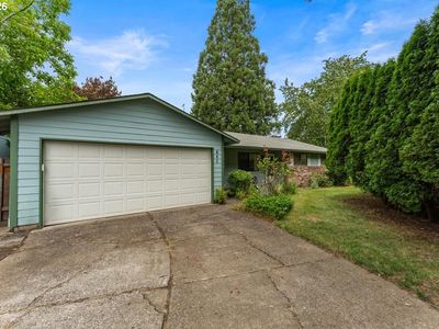 685 SW 20th Cir