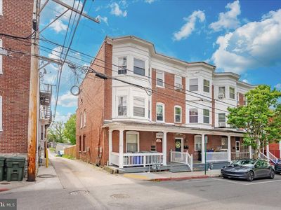422 N Locust St