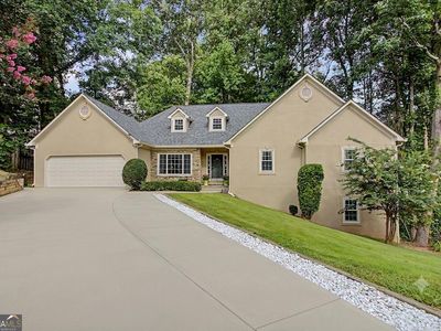 311 Clubhouse Ct NW
