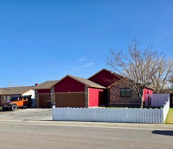 1520 Loch Tay Blvd