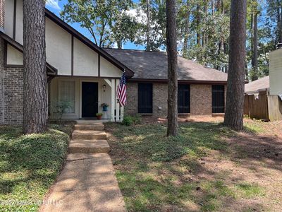 121 Fairfax Cir #B