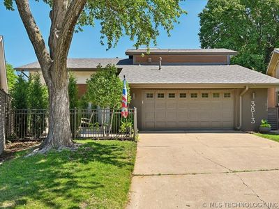 3813 E 64th Pl