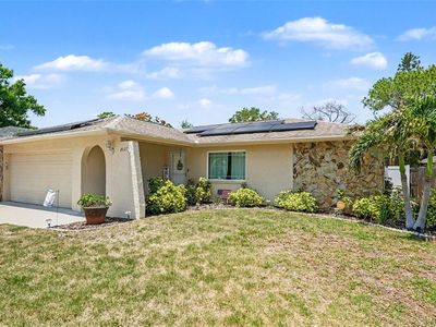 2627 Surrey Dr