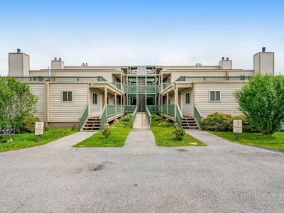 301 Pinnacle Inn Road #3209