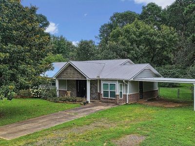 204 Lakeshore Dr