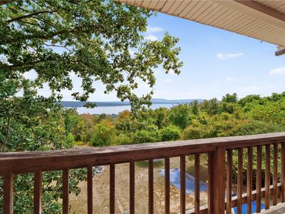 65 Lake Ridge Pl