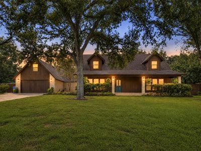 221 Montwood