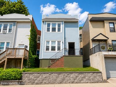 22 Stanley Ave