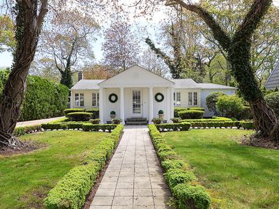 45 Holiday Boulevard