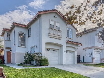 1037 Twin Creeks Dr