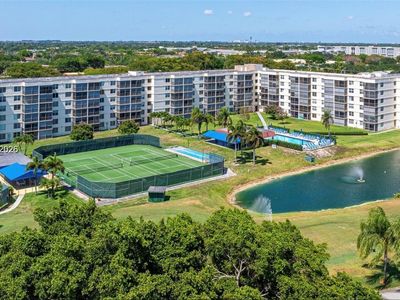 800 S Hollybrook Dr APT 305