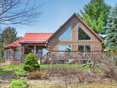 Property at 19 Huntington Ave, Morrisonville, NY