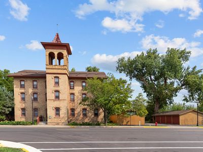 251 E Main St APT 201