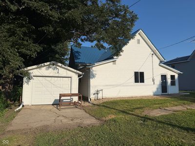 305 2nd St