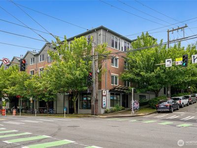 701 1st Avenue N #302