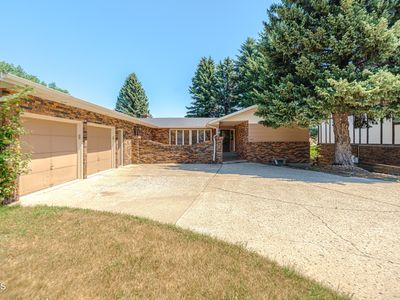 3209 Winnipeg Dr