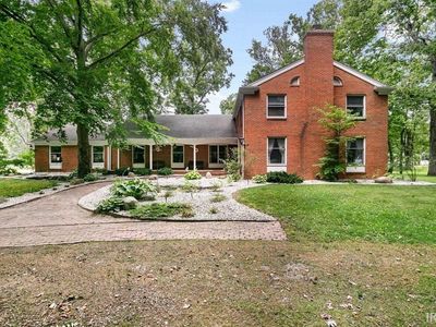2727 Martin Manor Dr