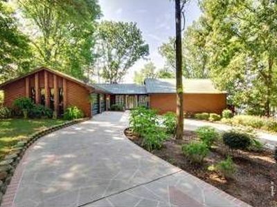 401 Horseshoe Hill Dr