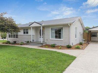 207 Fairview St