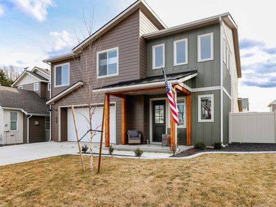 534 University Park Way