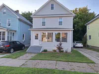 1210 W 29th St