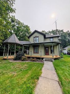 27 N 13th St