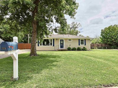 Property at 721 Tuttle St, Manhattan, KS