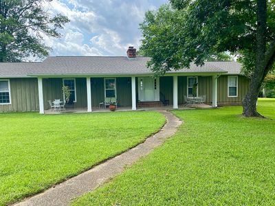 40 Viking Dr
