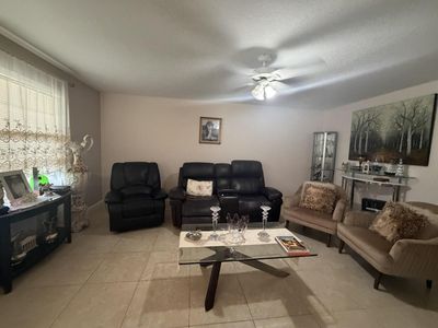1011 Ventnor Cres