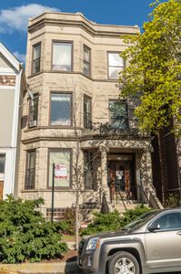 3423 N Seminary Ave