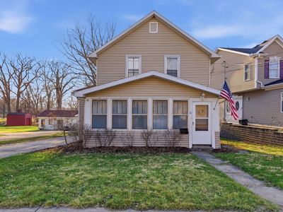 Property at 10 S Grant St, North Aurora, IL