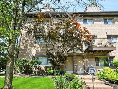 Property at 2 Klint Court, Nanuet, NY
