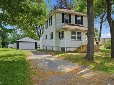 2453 Eddie St