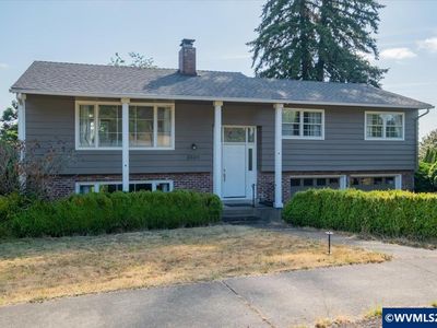 3331 NW Crest Loop