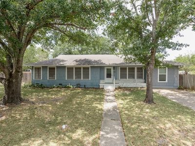 708 Broadmoor Dr