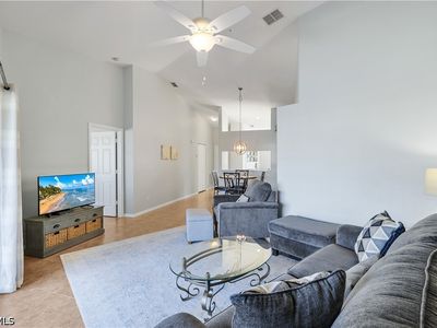 12131 Summergate Cir APT 203