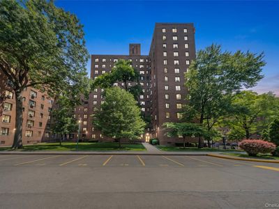 1605 Metropolitan Avenue #4H