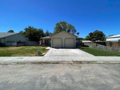 1175 & 1177 SE Freedom Cir