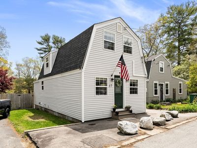 17 Woodbine Ave