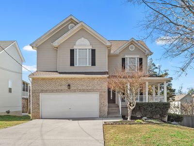 112 Waters Edge Ln
