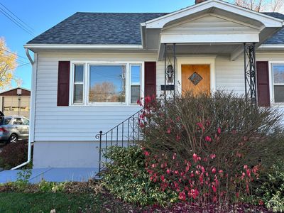 33 Parkwood Blvd