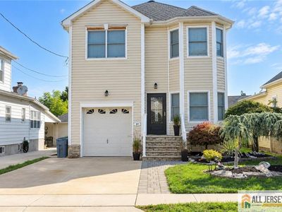 17 Center St