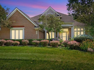Property at 6568 Crabapple Dr, Troy, MI