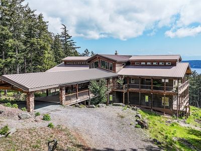 726 Pine Ridge Drive