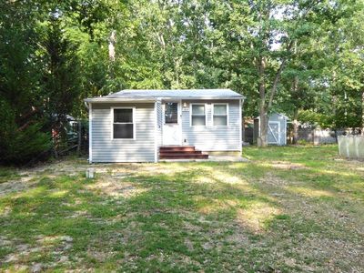 1849 Lakeshore Dr