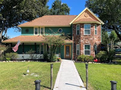 Property at 602 Renaldo St, Dickinson, TX