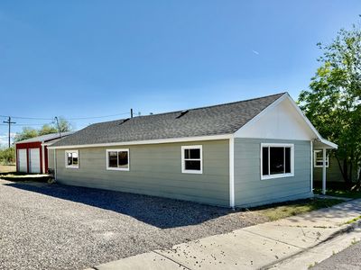 255 W Main St