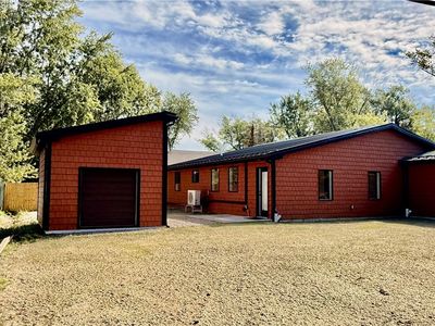 140 Rosewood Ave