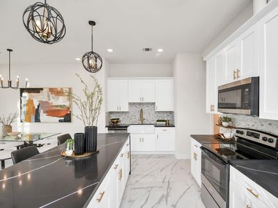 5906 Saint Augustine St #E