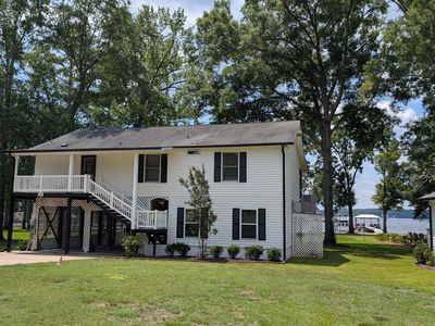 2364 Lakeside Dr